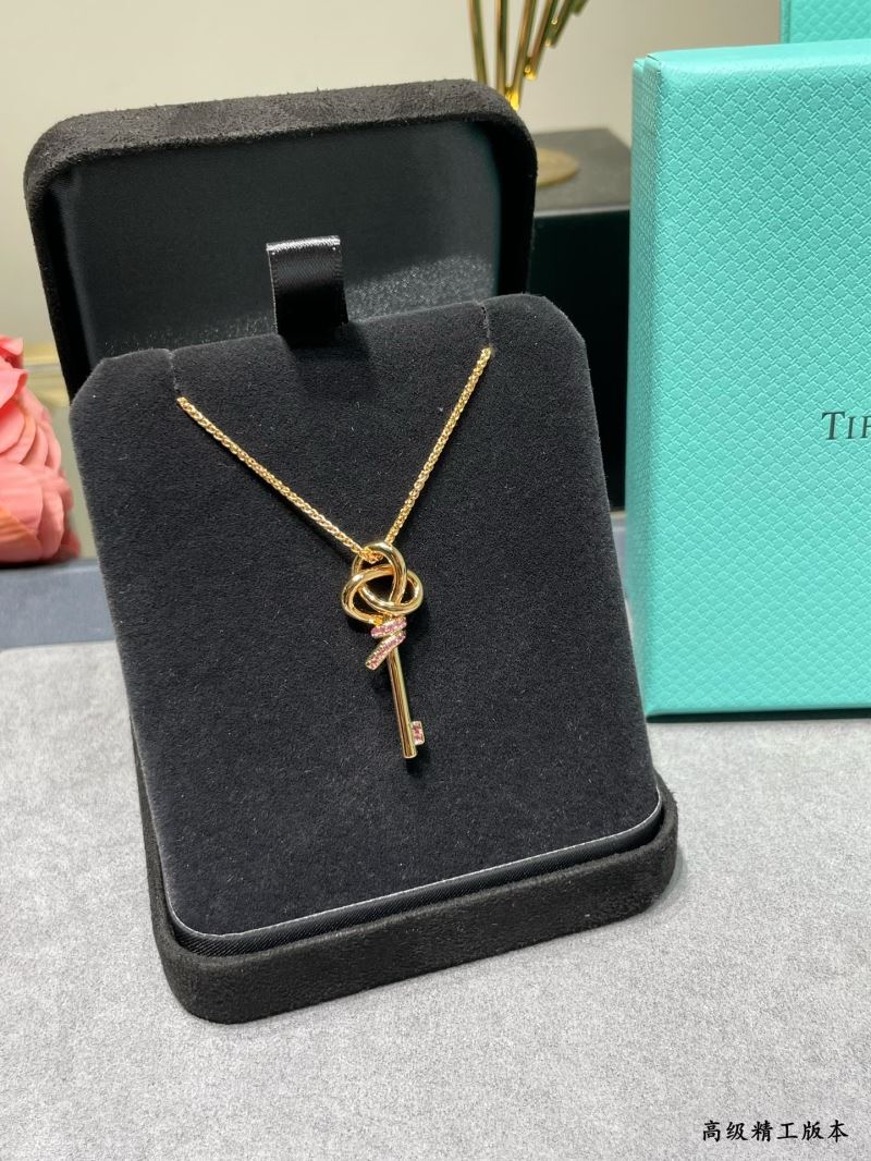 T*f*ny necklaces